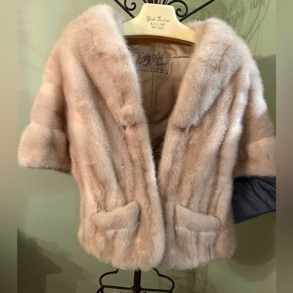 Mink Fur shawl/vest - Picture 1 of 8